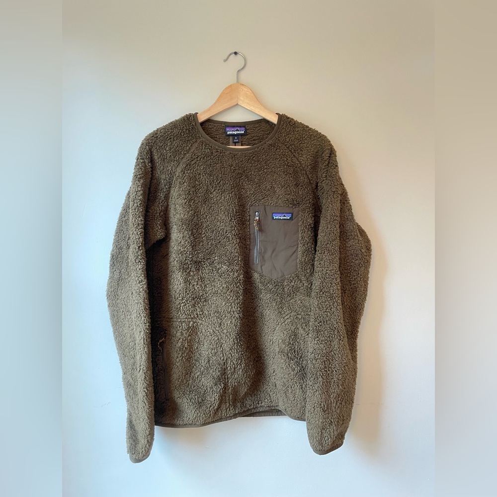 Vintage Patagonia high pile fleece sweatshirt. Size M. Excellent condition.